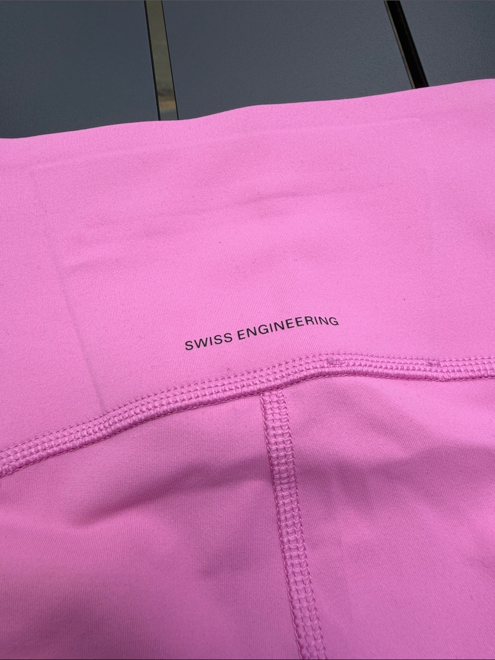 ON Studio Tights 7/8 - Raspberry - Picture 11 of 16